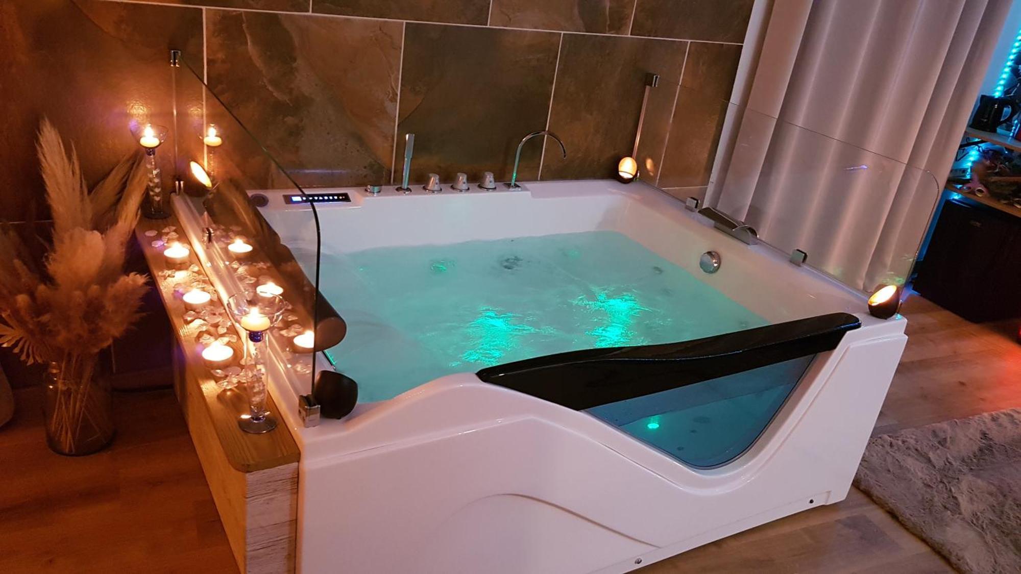 Love Room Jaccuzi Puisserguier Exterior foto
